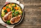 Keto diétás recept: csirke, fokhagyma, brokkoli,