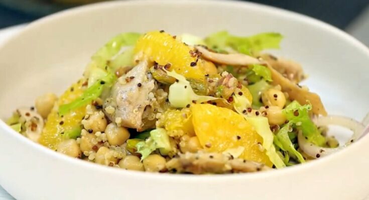 Narancs-pisztácia quinoa saláta tányérban